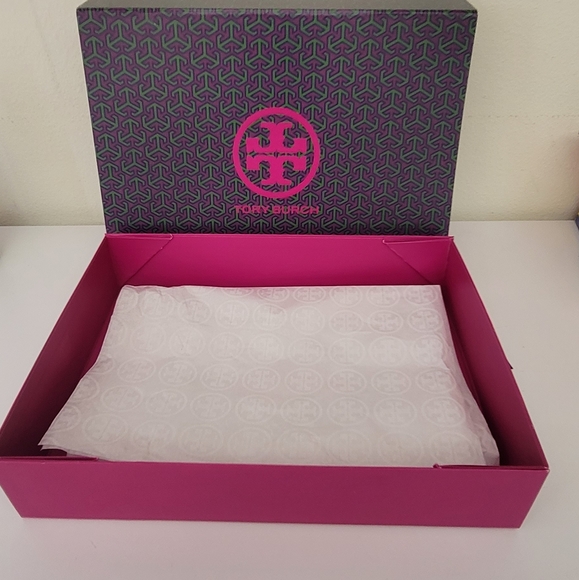 Tory Burch Accessories - Tory Burch gift box